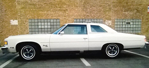 1976 Pontiac Bonneville a small