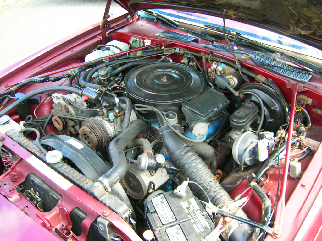 1982-Chrysler-Imperial-engine-bay.jpg