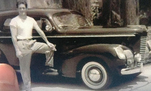 During Season 1, we learn of Don's past and see a picture of a younger him next to a 1939 Nash Ambassador. Because we're left guessing at pertinent details about this car, we'll keep it limited to an honorable mention.