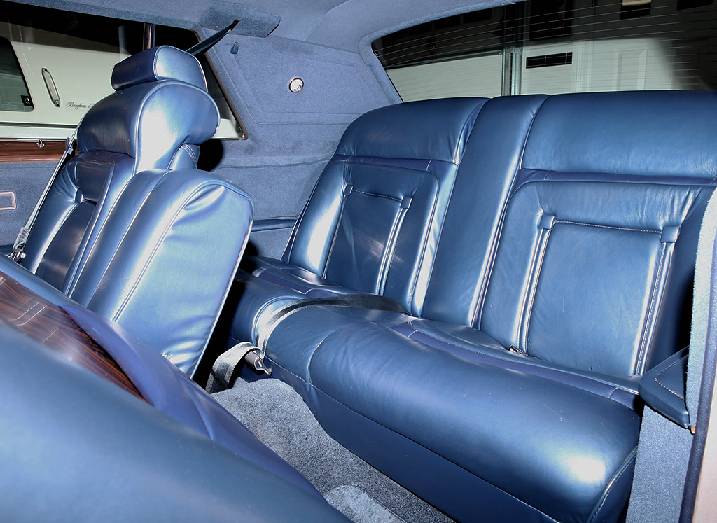 1979 Lincoln Mark V Collectors Series leather seats | CLASSIC CARS