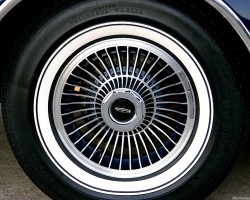 1979 Lincoln Mark V wheel
