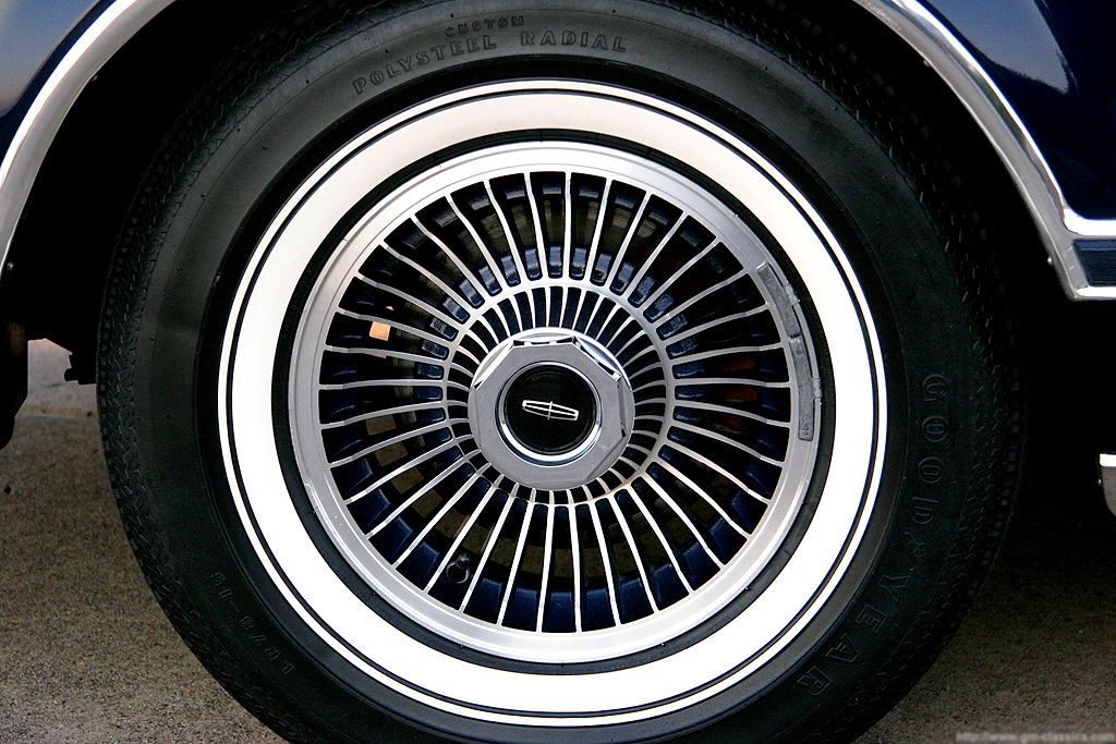 1979 Lincoln Mark V wheel