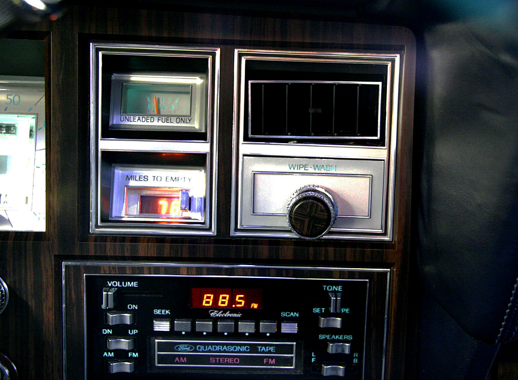 Lincoln, 1979, Mark V, digital radio