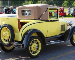 1928 Ford Model A vinyl roof
