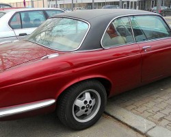 1975 Jaguar coupe vinyl