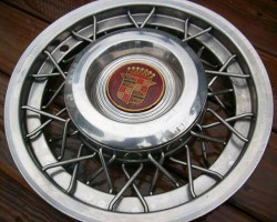 1953 - 1955 Cadillac wire wheel cover