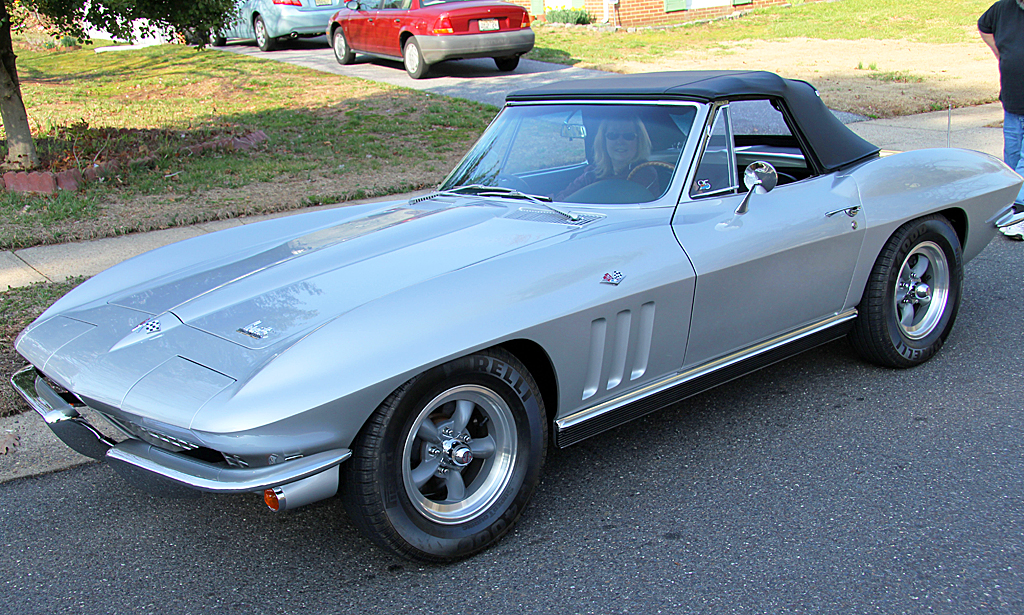 1966 Chevrolet Corvette left front view