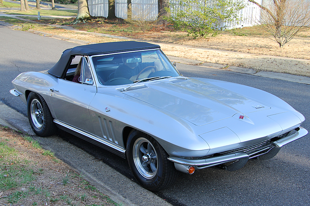 1966 Chevrolet Corvette right front view