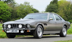 1974 aston martin v8