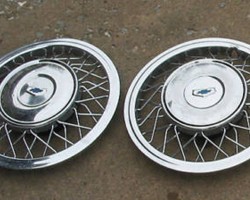 1953 - 1955 Chevrolet wire wheel cover