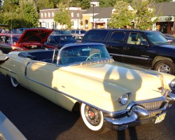 1956 Cadillac Coupe de Ville wire wheel cover