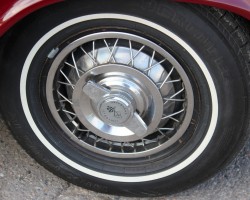 Chevrolet Corvair wire wheel cover