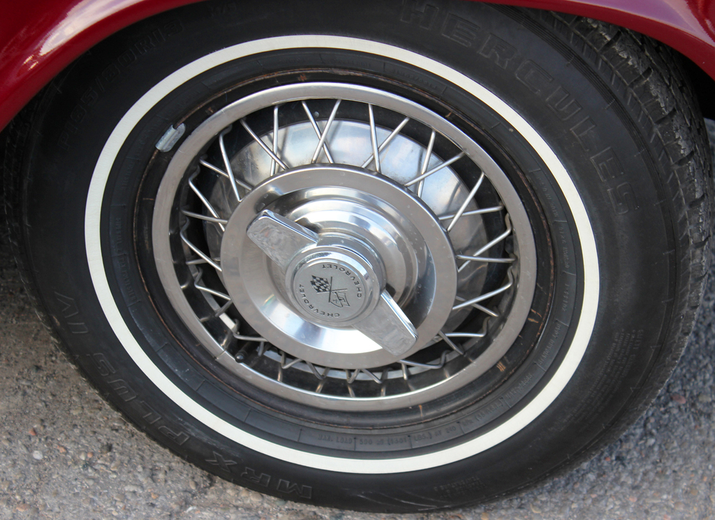 1962 Chevrolet Corvair wire wheel cover