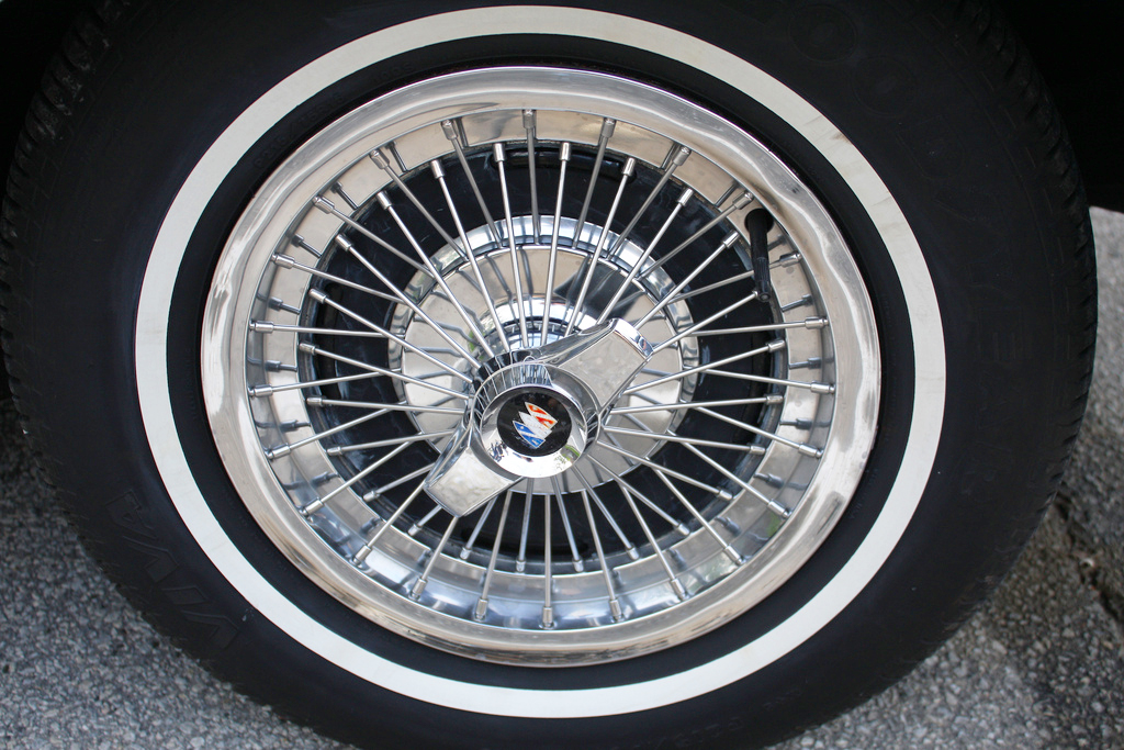 1963 Buick Riviera wire wheel cover