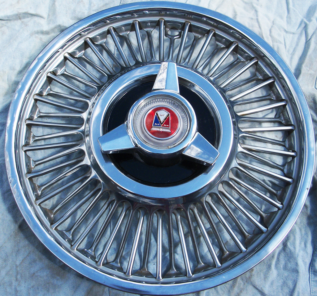 1963 Ford Fairlaine wire wheel cover