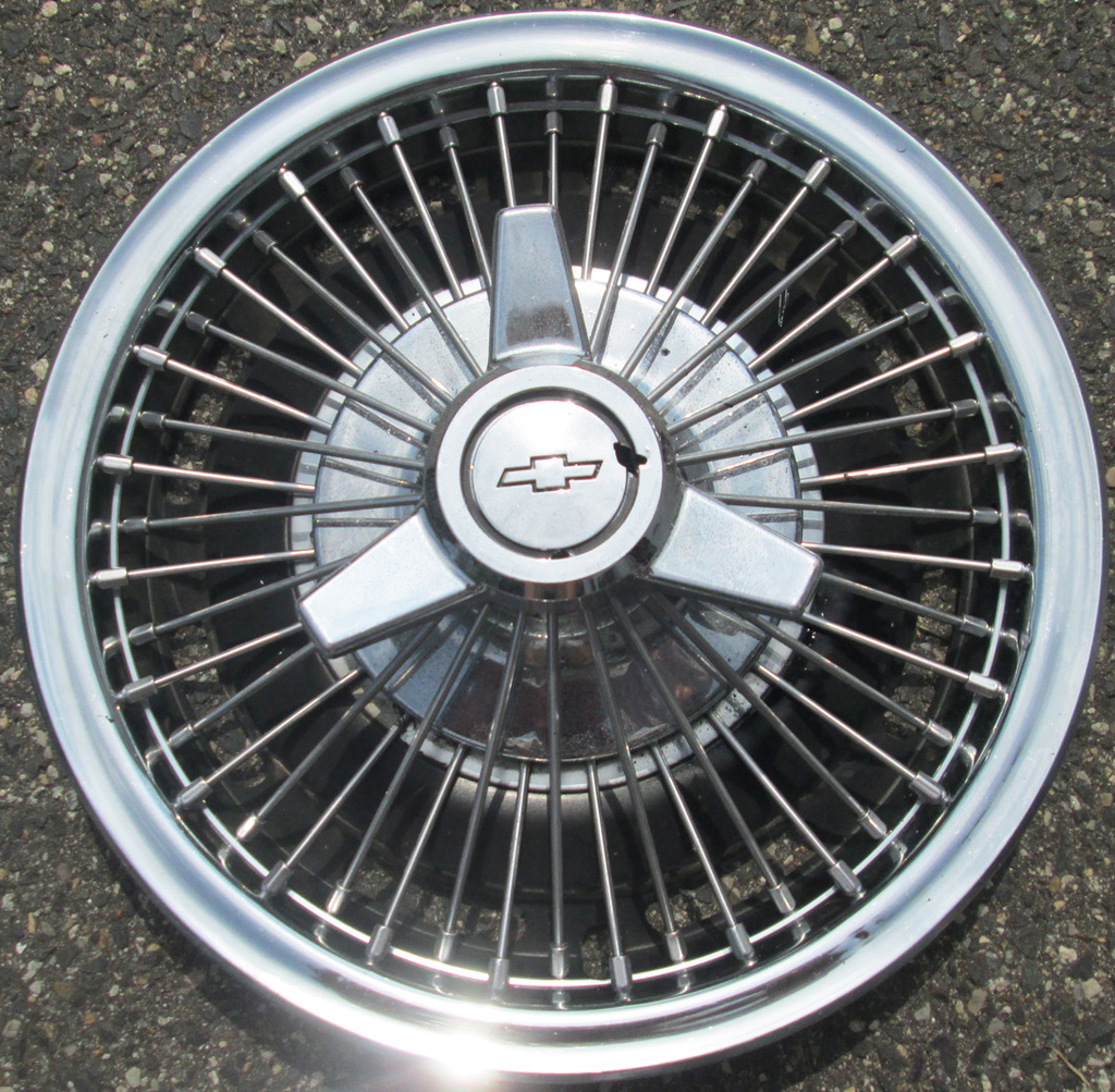 1964 Chevrolet Impala wire wheel cover