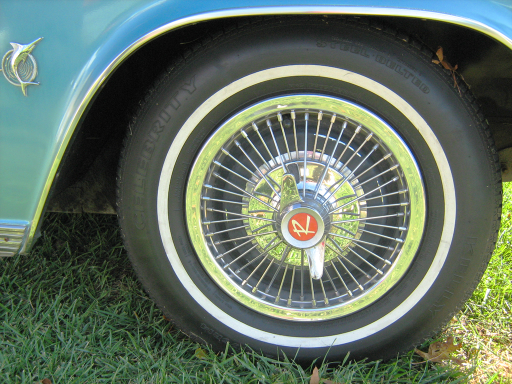 1965 AMC Rambler wire wheel cover