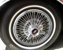 1966 Oldsmobile wire wheel cover