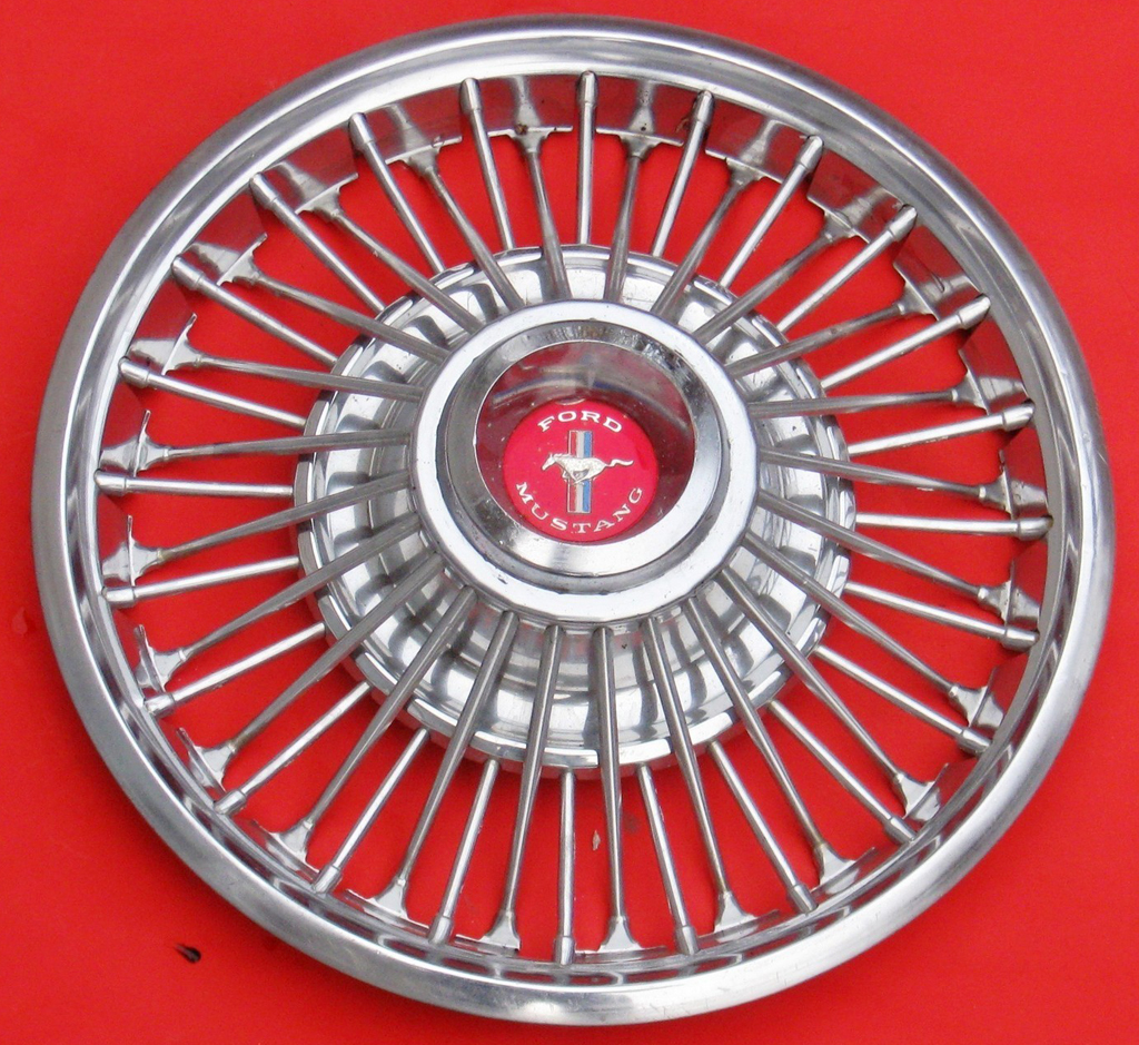 1967 Ford Mustang wire wheel cover
