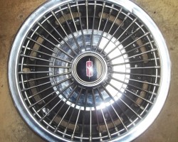 1967 Oldsmobile wire wheel cover