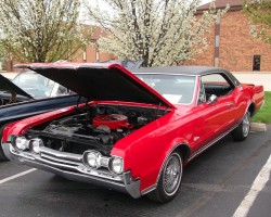 1967 Oldsmobile Cutlass wire wheel covers