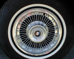 1968 1969 Buick wire wheel cover