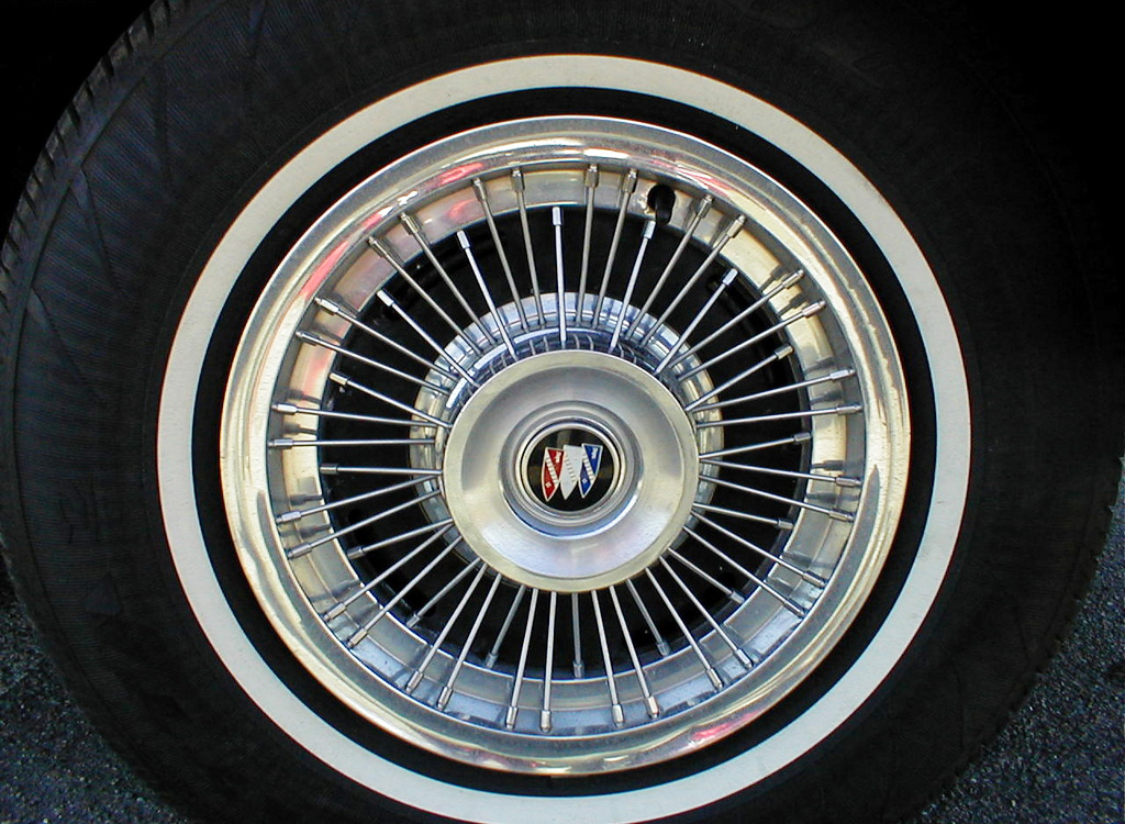 1968-70 Buick 15-inch wire wheel covers