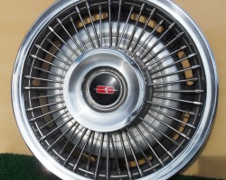 1968 Oldsmobile wire wheel cover