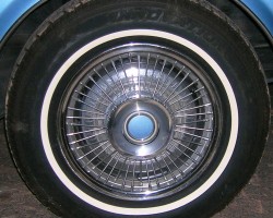 1968 Pontiac wire wheel cover