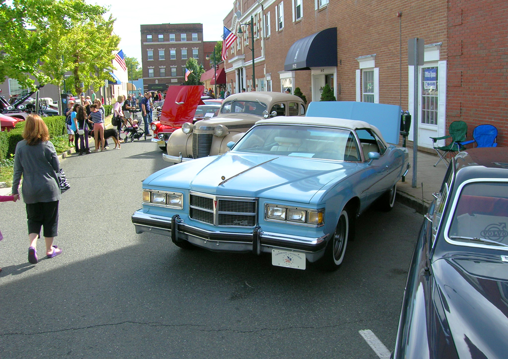 summit downtown car show