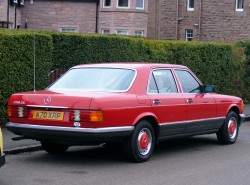red mercedes 126