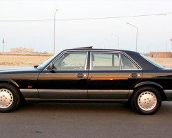 black Mercedes S-class 126