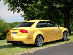 yellow 2008 Audi RS4