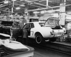 1966 ford mustang assembly line
