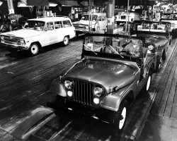 Jeep CJ-5 Wagoneer assembly line