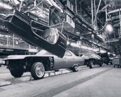 1971 Cadillac assembly line