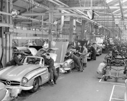 Mercedes 300SL assembly line