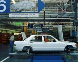 Mercedes 190E assembly line