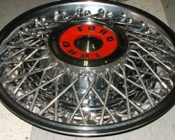 1950s Ford wire wheel cover
