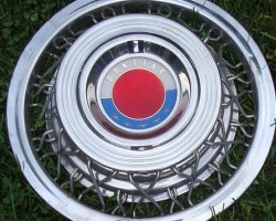 1954 Pontiac wire wheel covers