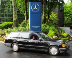 black 1988 mercedes 300TE