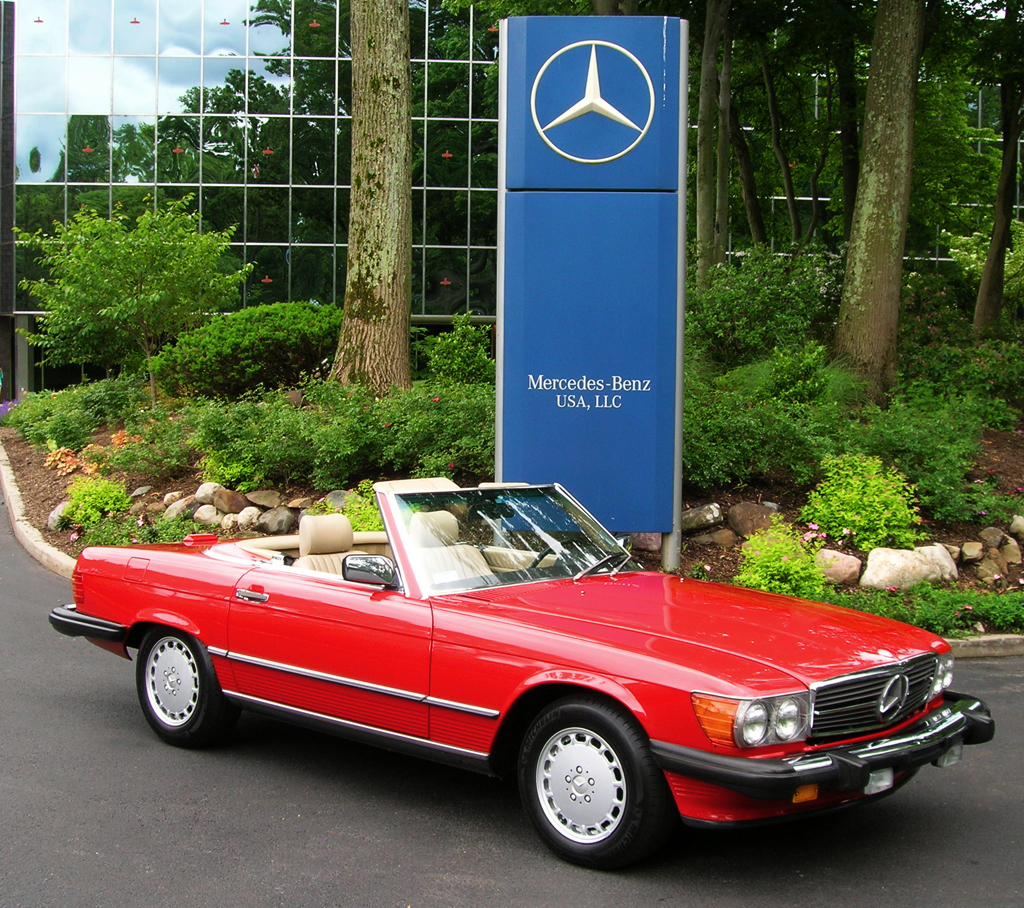 1988 Mercedes 560SL at the 2013 Mercedes June Jamboree car show  (1024 x 908)