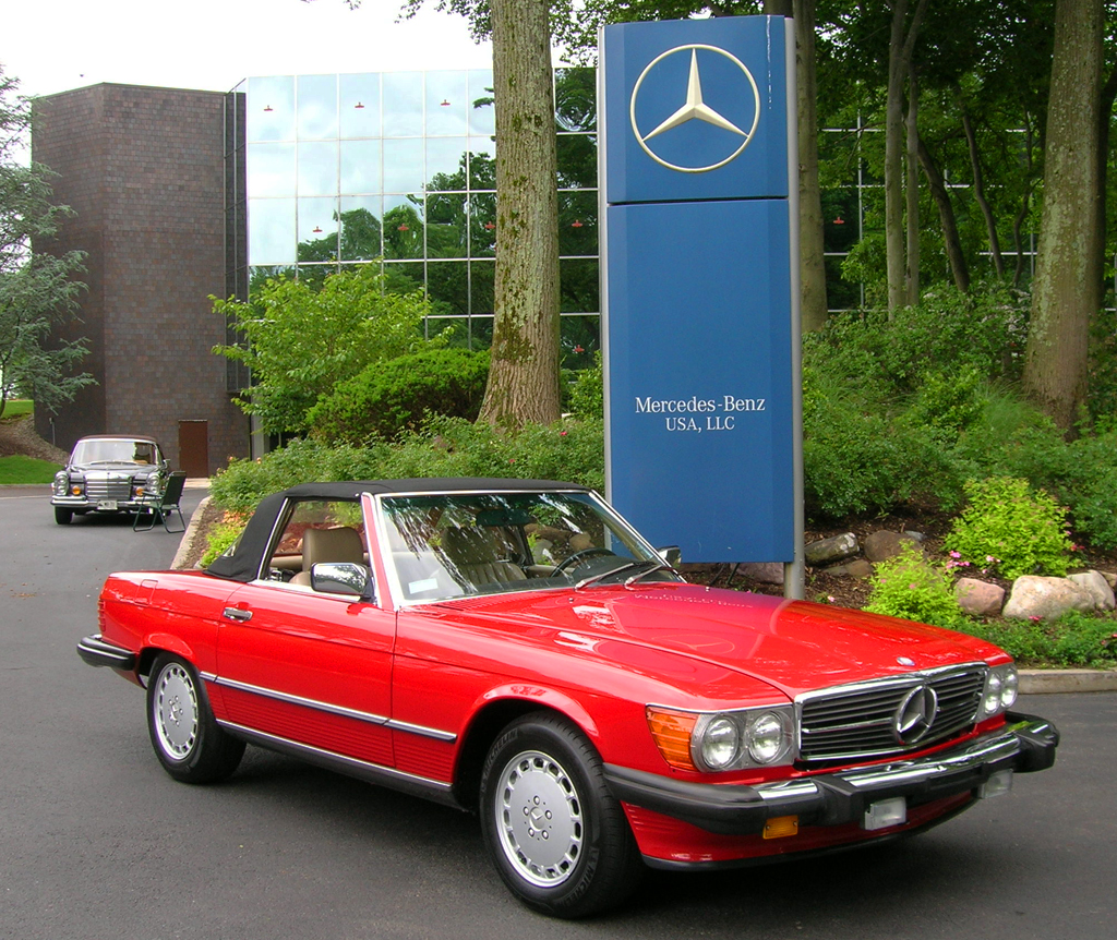 1988 Mercedes 560SL at the 2013 Mercedes June Jamboree car show  (1024 x 862)