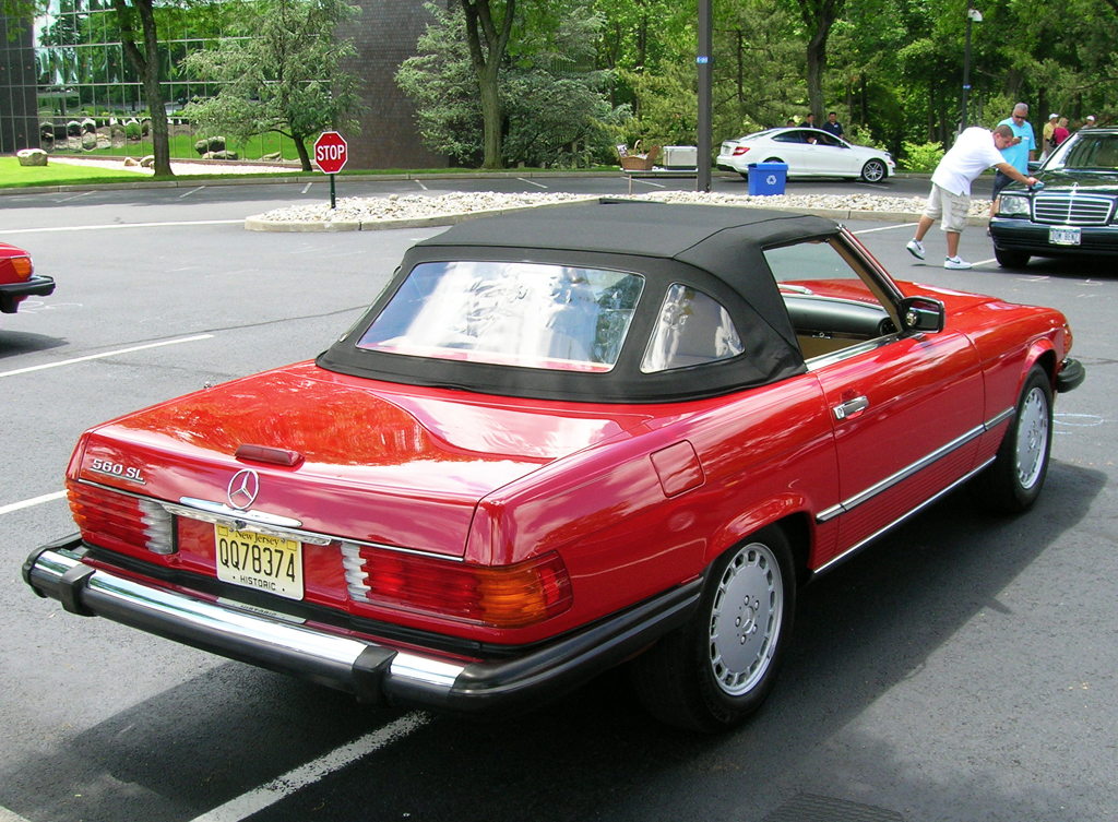 1988 Mercedes 560SL at the 2013 Mercedes June Jamboree car show