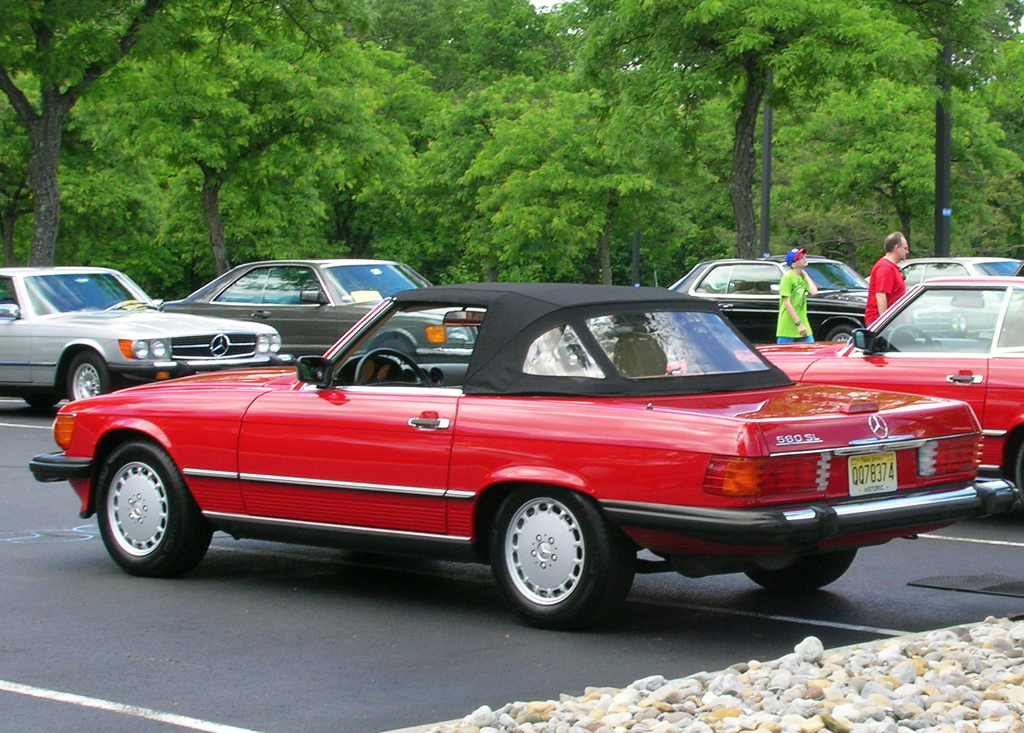 1988 Mercedes 560SL at the 2013 Mercedes June Jamboree car show