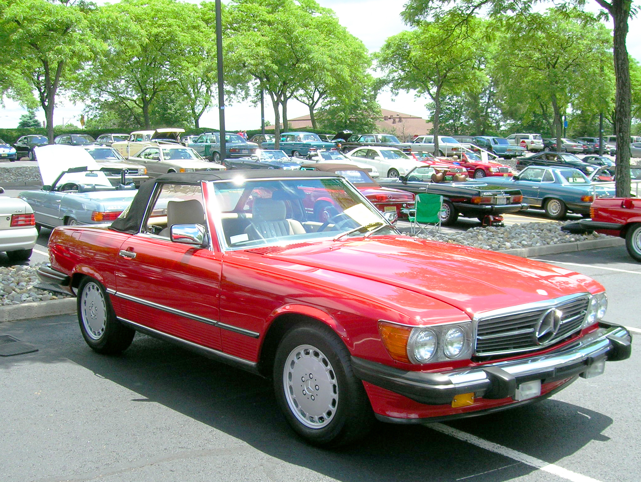 1988 Mercedes 560SL at the 2013 Mercedes June Jamboree car show