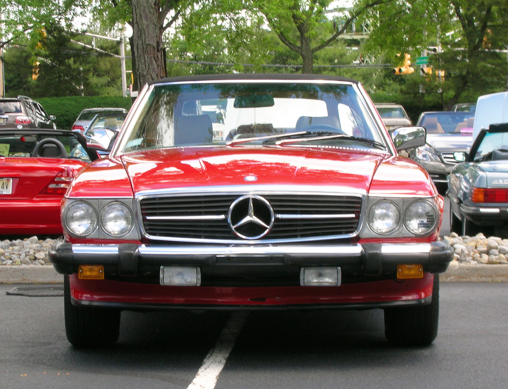 1988 Mercedes 560SL at the 2013 Mercedes June Jamboree car show