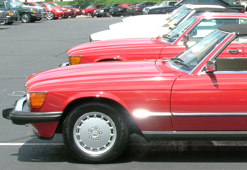 1988 Mercedes 560SL and other 107-body SLs  at the 2013 Mercedes June Jamboree car show