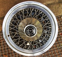 1974 Ford wire wheel cover