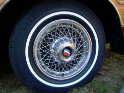 Buick wire wheel cover
